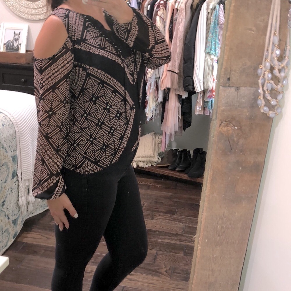 Buffalo by David Bitton small cold shoulder blouse - Picture 3 of 6